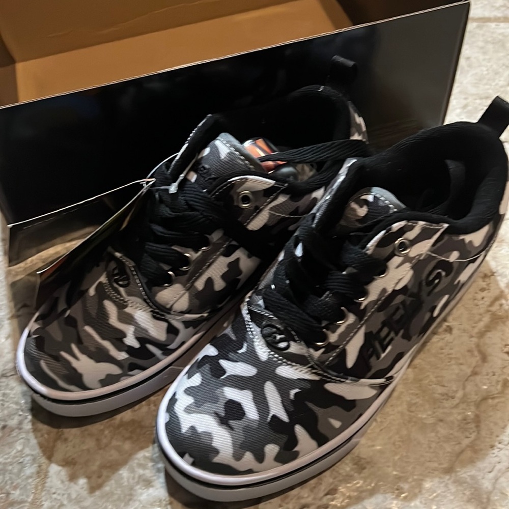 Never worn heelys